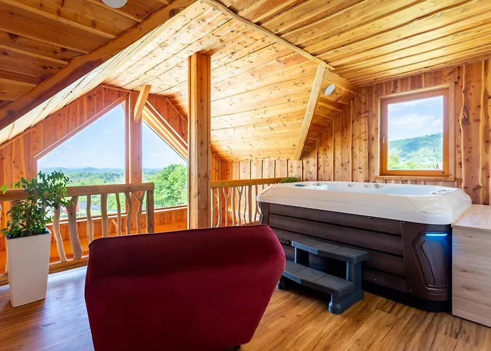 Holiday home Harmonia Private Jacuzzi And Pool Retreat Near Rogaska